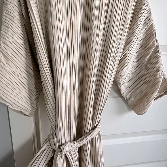 H&M dress - Picture 2 of 3